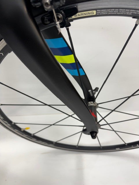 Pinarello Dogma F10 Shimano Dura Ace Di.2 9150 - Black/Blue/Fluo Yellow 51.5cm (Pre Loved)