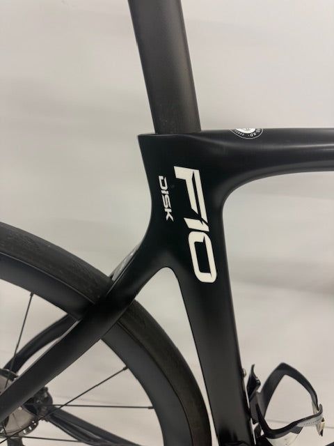 Pinarello F10 Disk Shimano Ultegra R8020 Mechanical Black 59.5cm (Pre-Loved)